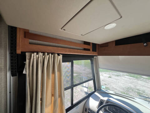 2017 Winnebago Vista 29VE