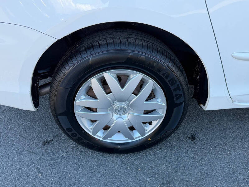 2005 Toyota Sienna LE 7 Passenger