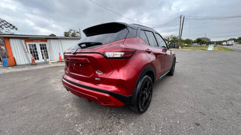 2021 Nissan Kicks SR