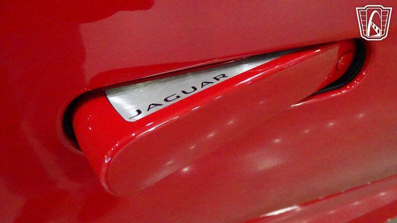 2016 Jaguar F-TYPE R