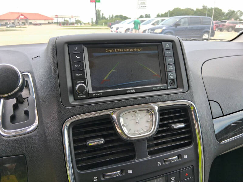 2013 Chrysler Town and Country Touring