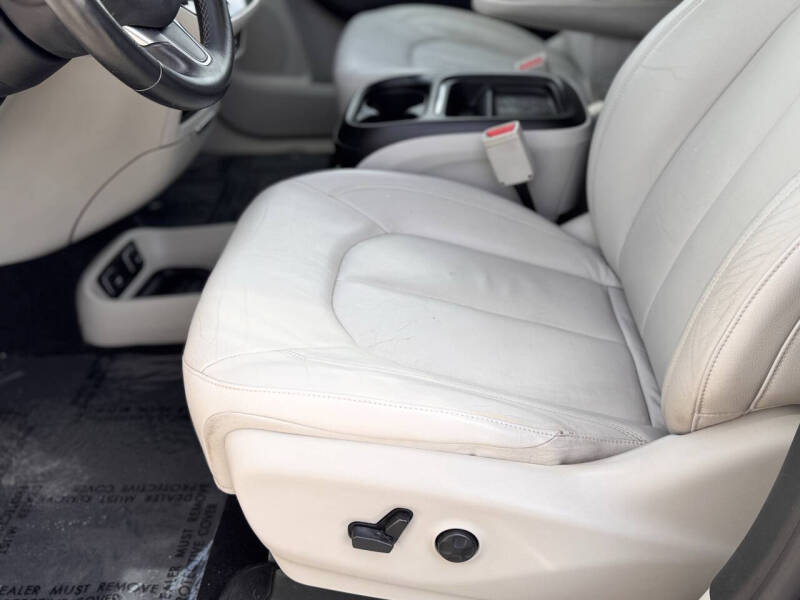 2017 Chrysler Pacifica Touring Plus