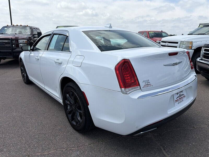 2016 Chrysler 300 Limited