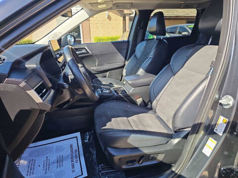 2024 Mitsubishi Outlander SE