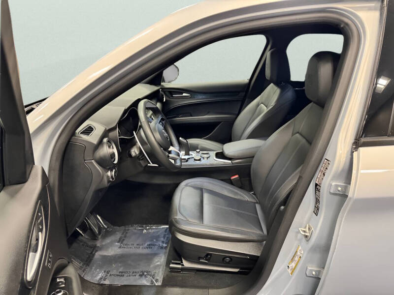 2023 Alfa Romeo Stelvio Sprint