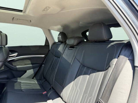 2019 Audi e-tron quattro Prestige