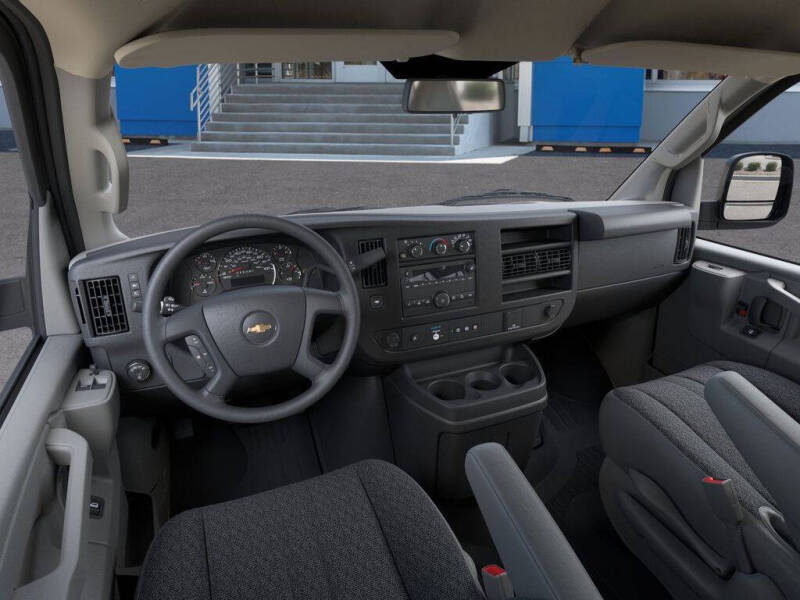 2025 Chevrolet Express 3500