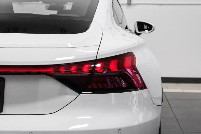 2022 Audi e-tron GT quattro Premium Plus