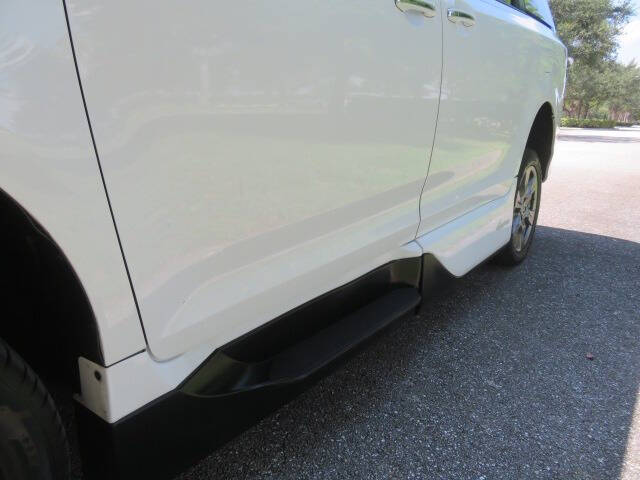 2017 Toyota Sienna SE Premium 8-Passenger