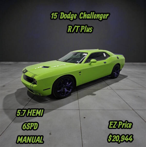 2015 Dodge Challenger R/T's photo