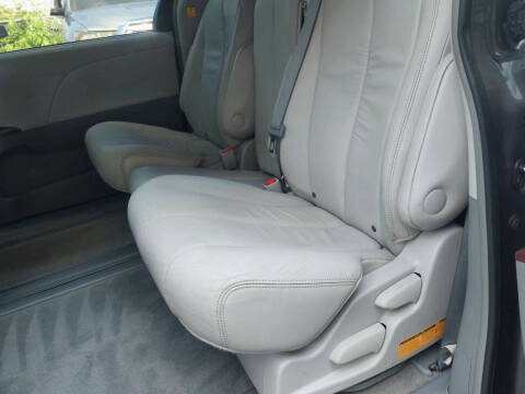 2012 Toyota Sienna XLE 8-Passenger