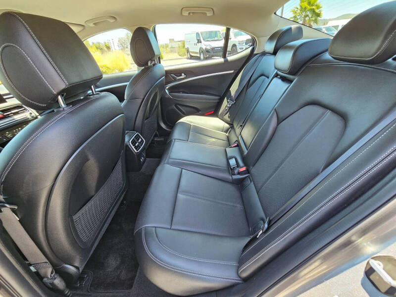 2025 Genesis G70