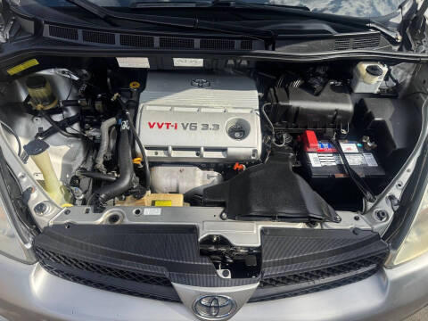 2005 Toyota Sienna LE 7 Passenger