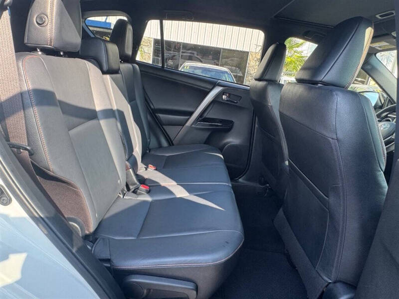 2017 Toyota RAV4 SE