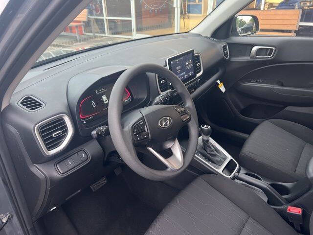 2025 Hyundai Venue SE