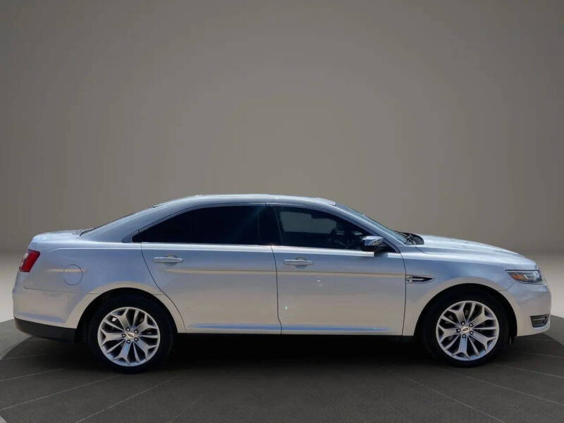 2017 Ford Taurus Limited