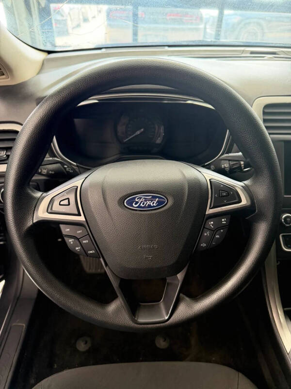 2020 Ford Fusion SE