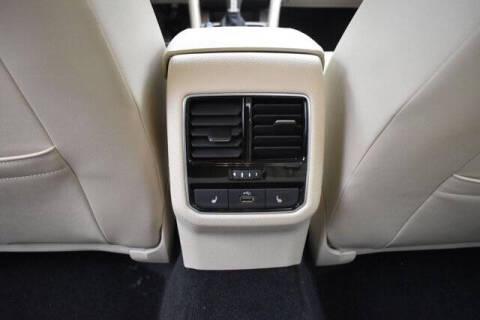 2018 Volkswagen Passat 2.0T SEL Premium