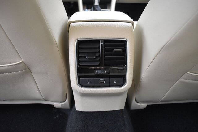2018 Volkswagen Passat 2.0T SEL Premium