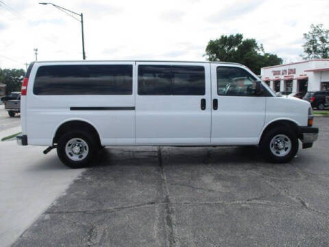2017 Chevrolet Express LT 3500
