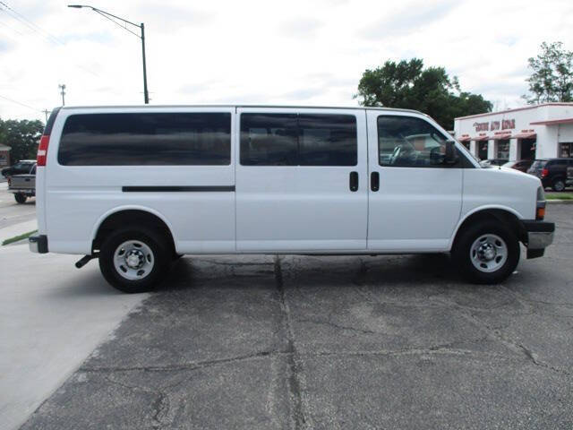 2017 Chevrolet Express LT 3500