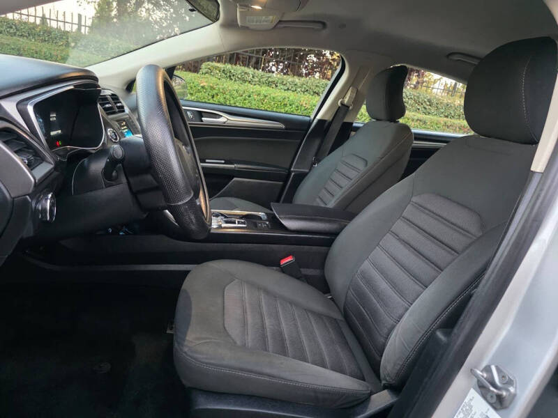 2017 Ford Fusion Hybrid SE