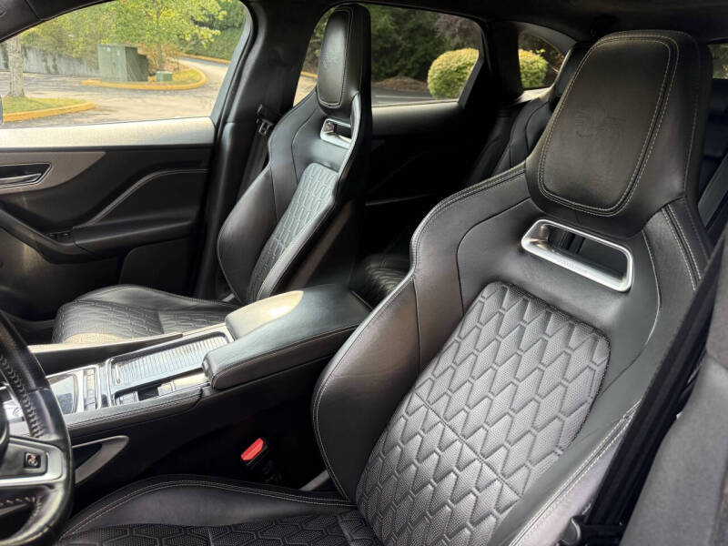 2019 Jaguar F-PACE SVR