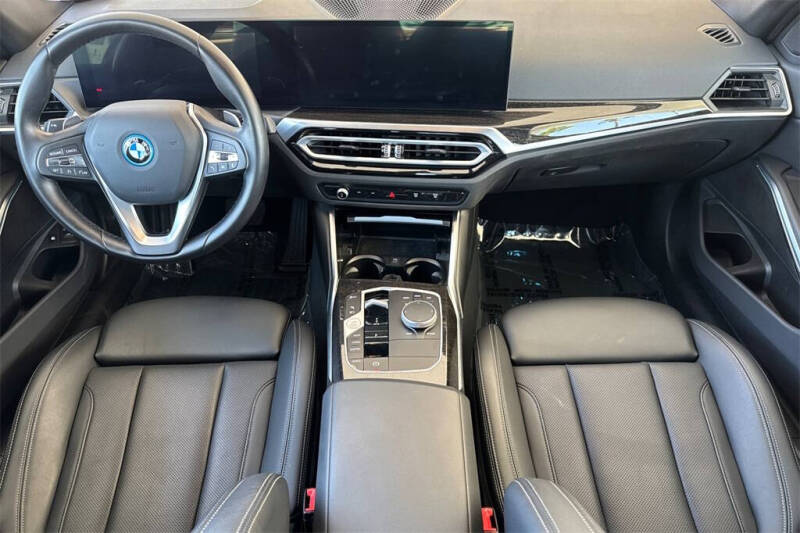 2023 BMW 3 Series 330e