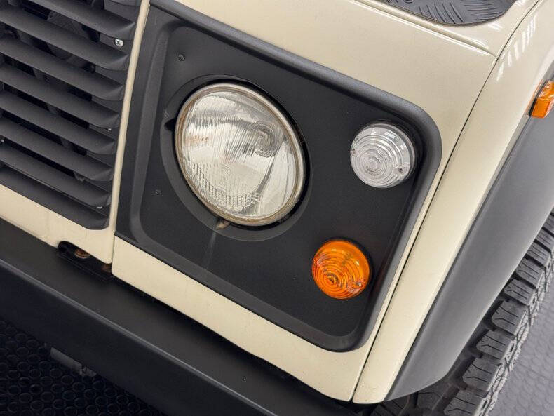 1987 Land Rover Defender