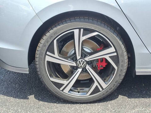 2025 Volkswagen Golf GTI SE