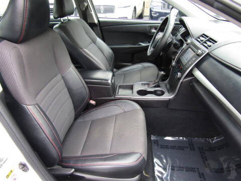 2016 Toyota Camry SE