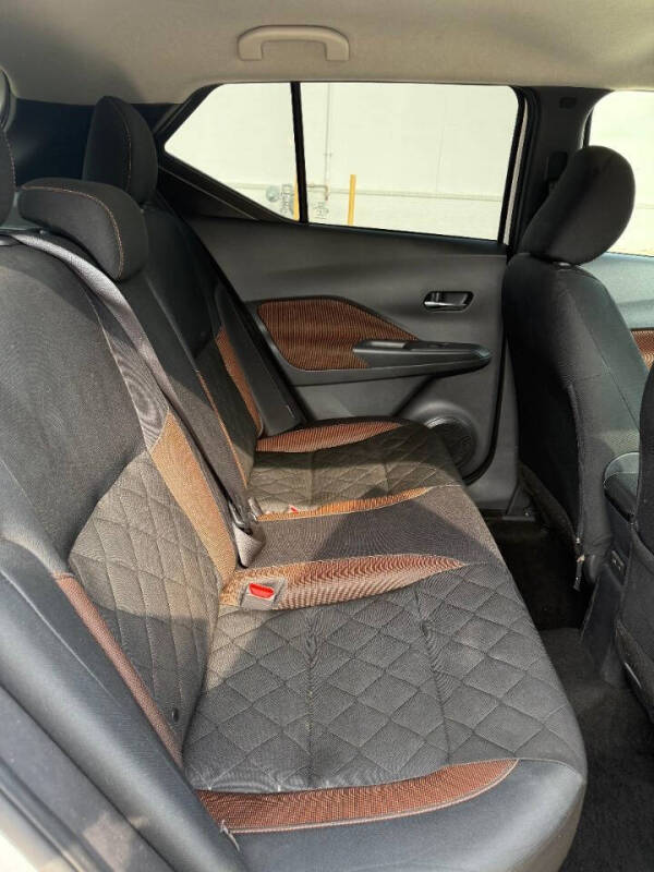 2020 Nissan Kicks SR