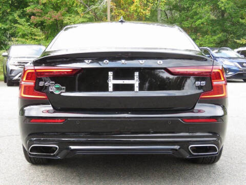 2022 Volvo S60 B5 Momentum