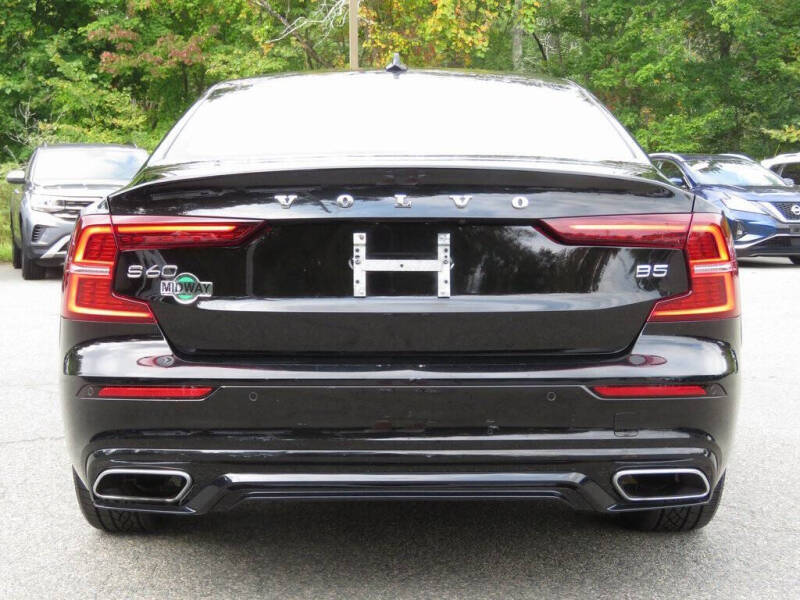 2022 Volvo S60 B5 Momentum