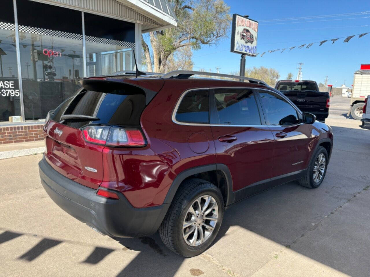 2019 Jeep Cherokee for sale at Kansas Auto Sales in Ulysses, KS