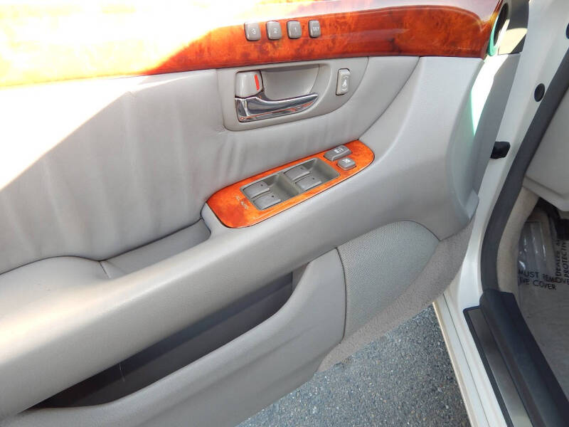2005 Lexus LS 430