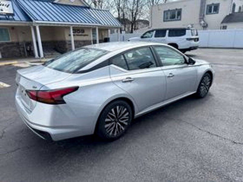 2024 Nissan Altima 2.5 SV