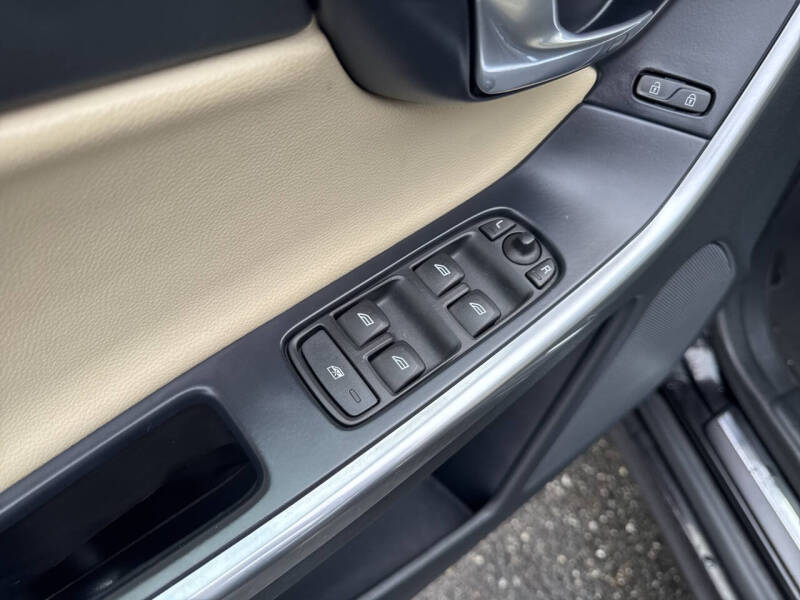 2016 Volvo XC60 T5 Premier