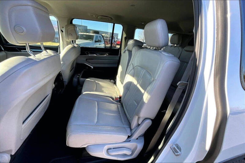 2023 Jeep Wagoneer