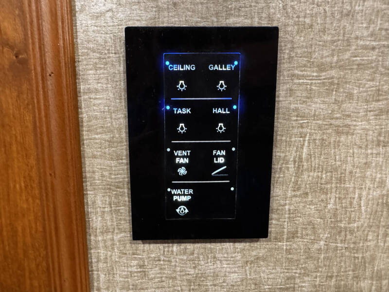 2018 Tiffin Allegro RED