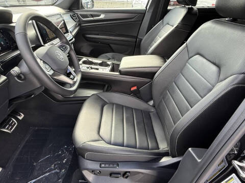 2026 Volkswagen Atlas Cross Sport SEL R-Line Black 4Motion