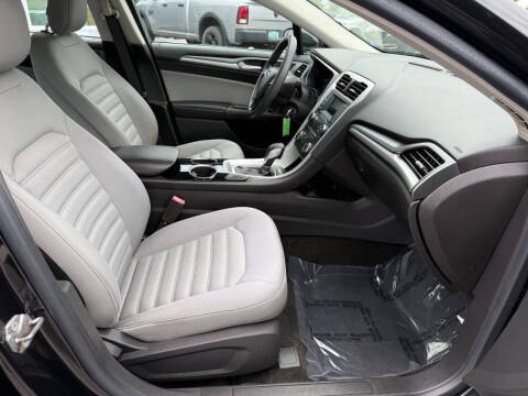 2013 Ford Fusion S