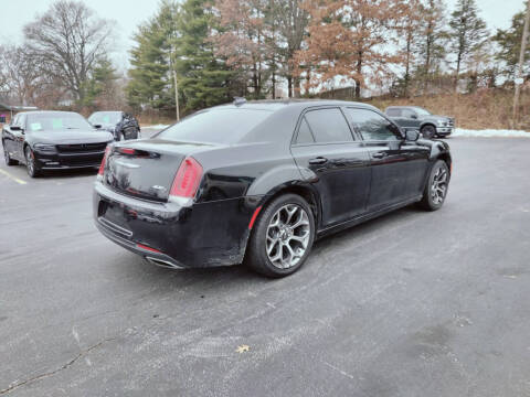 2018 Chrysler 300 S
