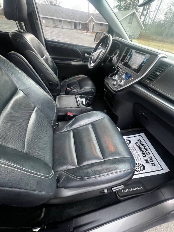 2015 Toyota Sienna SE 8-Passenger