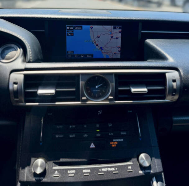2016 Lexus IS 200t