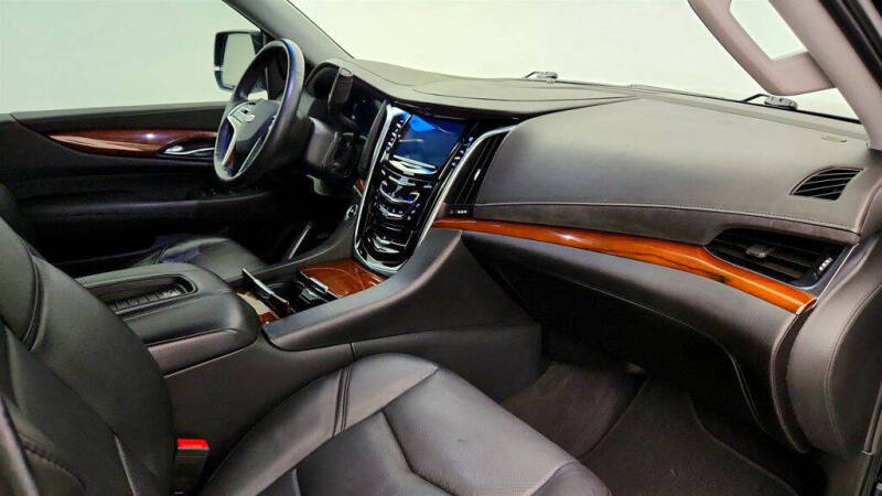 2020 Cadillac Escalade Standard