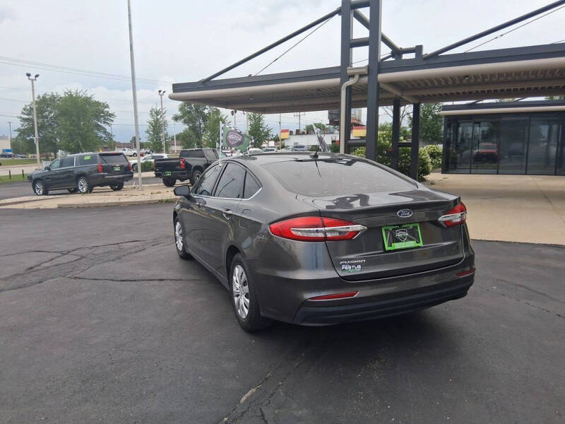 2019 Ford Fusion S