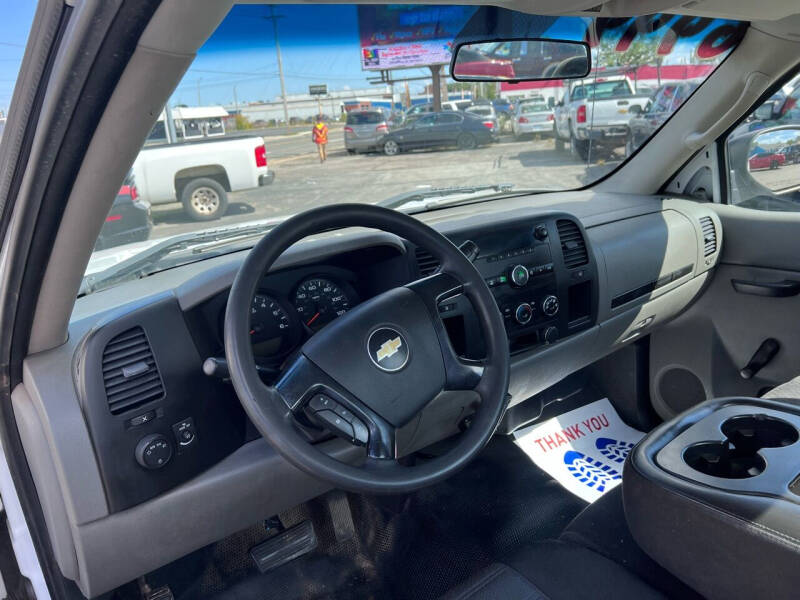 2011 Chevrolet Silverado 1500 Work Truck photo 11