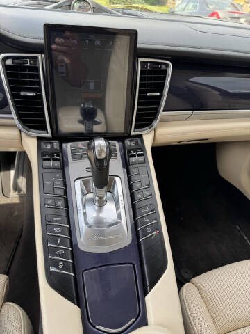 2013 Porsche Panamera 4