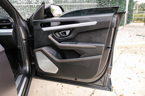 2020 Lamborghini Urus